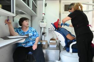 Llevan servicios médicos a Floresta Llevan servicios médicos a Floresta