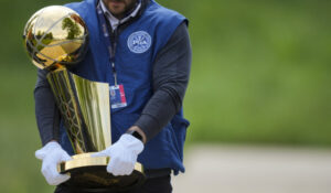 ¿Por qué se le llama Larry O´Brien al trofeo de la NBA? ¿Por qué se le llama Larry O´Brien al trofeo de la NBA?