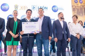 En Guanajuato le seguimos apostando a la Educación: Diego Sinhue En Guanajuato le seguimos apostando a la Educación: Diego Sinhue