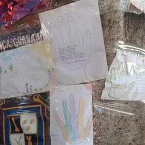 DEJAN MENSAJE DE AMOR A SUS PAPÁS AUSENTES POR DESAPARICIÓN DEJAN MENSAJE DE AMOR A SUS PAPÁS AUSENTES POR DESAPARICIÓN