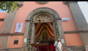 Feligreses celebran con mucha devoción al Templo del Sagrado Corazón Feligreses celebran con mucha devoción al Templo del Sagrado Corazón