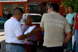 ACERCAN A IRAPUATENSES CAMPAÑA PARA MEJORAR SU ENTORNO ACERCAN A IRAPUATENSES CAMPAÑA PARA MEJORAR SU ENTORNO