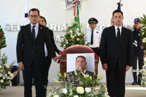 Realizan homenaje póstumo a policía fallecido en accidente en Irapuato Realizan homenaje póstumo a policía fallecido en accidente en Irapuato