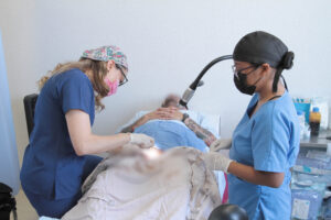 SSG practicó 37 vasectomías sin bisturí a irapuatenses. SSG practicó 37 vasectomías sin bisturí a irapuatenses.