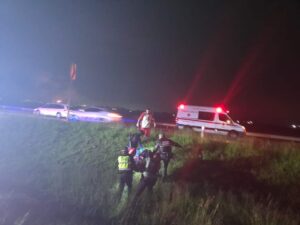 Volcadura en carretera Salamanca-León deja dos muertos y una decena de lesionados Volcadura en carretera Salamanca-León deja dos muertos y una decena de lesionados