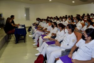 Estudiantes de enfermería UG reciben plazas en instituciones federales y estatales para servicio social Estudiantes de enfermería UG reciben plazas en instituciones federales y estatales para servicio social