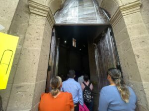 Abre sus puertas Templo de Santiaguito después de un año de sufrir incendio Abre sus puertas Templo de Santiaguito después de un año de sufrir incendio