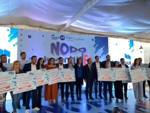 Premian a jóvenes por sus proyectos en beneficio para la juventud guanajuatense Premian a jóvenes por sus proyectos en beneficio para la juventud guanajuatense