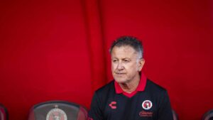 Xolos debuta a futbolista con 15 años y Osorio pide que se vuelva al futbol calle Xolos debuta a futbolista con 15 años y Osorio pide que se vuelva al futbol calle