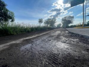 ENCHARCAMIENTOS AFECTAN 12 VIVIENDAS DONDE SE REALIZA OBRA PÚBLICA ENCHARCAMIENTOS AFECTAN 12 VIVIENDAS DONDE SE REALIZA OBRA PÚBLICA