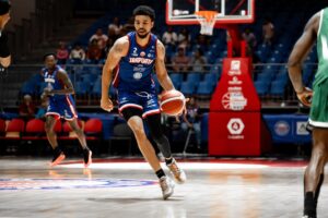 Freseros de Irapuato Barre a Abejas de León en el Clásico del Bajío Freseros de Irapuato Barre a Abejas de León en el Clásico del Bajío