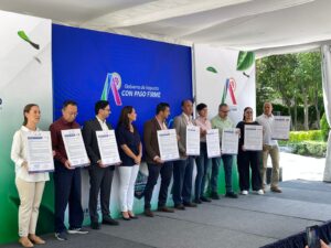 Entregan distintivo Aire Limpio a 6 empresas en Irapuato Entregan distintivo Aire Limpio a 6 empresas en Irapuato