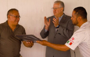 Con 31 años de servicio docente se jubila el maestro Andrés González Con 31 años de servicio docente se jubila el maestro Andrés González