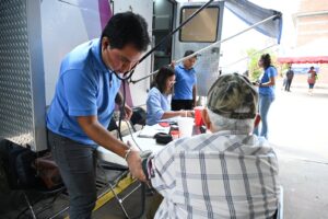 Servicios de salud llegan a la comunidad de Laguna Larga Servicios de salud llegan a la comunidad de Laguna Larga
