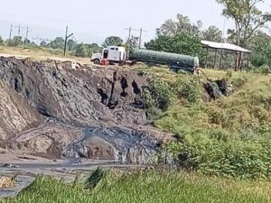Denuncian en Salamanca a empresa por tirar residuos químicos en la comunidad Los Ramírez Denuncian en Salamanca a empresa por tirar residuos químicos en la comunidad Los Ramírez
