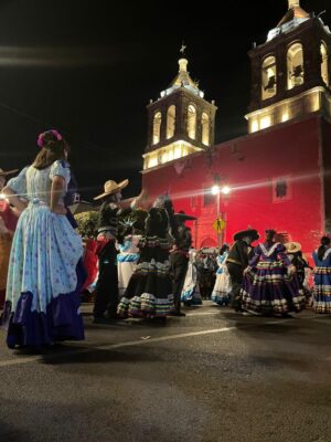 Éxito en el Desfile «Die Mortis»: Catrines y catrinas llenan de vida el Día de Muertos en Salamanca Éxito en el Desfile «Die Mortis»: Catrines y catrinas llenan de vida el Día de Muertos en Salamanca