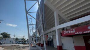 Al 70 % se encuentra la “nueva imagen” del Estadio Sergio León Chávez; podría finalizar en últimos meses del 2024 Al 70 % se encuentra la “nueva imagen” del Estadio Sergio León Chávez; podría finalizar en últimos meses del 2024