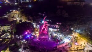 Iluminan de rosa al Pípila por el mes del Cáncer de Mama Iluminan de rosa al Pípila por el mes del Cáncer de Mama