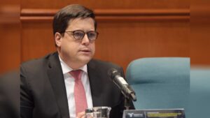 Ministro Gutiérrez Ortiz Mena renuncia a la SCJN tras cuestionar reforma judicial en Harvard Ministro Gutiérrez Ortiz Mena renuncia a la SCJN tras cuestionar reforma judicial en Harvard
