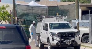 Catean vivienda en residencial Floresta por presuntos restos humanos y armamento Catean vivienda en residencial Floresta por presuntos restos humanos y armamento