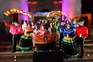 Vuelve el festival Reviviendo Tradiciones del 27 de octubre al 03 de noviembre Vuelve el festival Reviviendo Tradiciones del 27 de octubre al 03 de noviembre