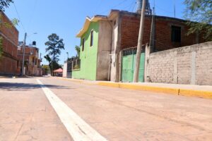 Benefician con mejores vialidades la comunidad de Tomelopitos Benefician con mejores vialidades la comunidad de Tomelopitos