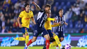 América se adelanta en la lucha por el tricampeonato al derrotar a Rayados en el Cuauhtémoc América se adelanta en la lucha por el tricampeonato al derrotar a Rayados en el Cuauhtémoc