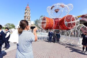 Disfrutan estudiantes de la Villa Navideña Disfrutan estudiantes de la Villa Navideña