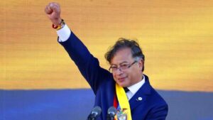 Tensión entre Gustavo Petro y Donald Trump por vuelos de deportación a Colombia Tensión entre Gustavo Petro y Donald Trump por vuelos de deportación a Colombia