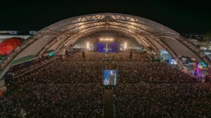 El “papá de México” encendió la noche en la Feria Estatal de León El “papá de México” encendió la noche en la Feria Estatal de León