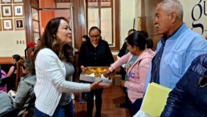 Samantha Smith anuncia 50% de descuento para comerciantes Samantha Smith anuncia 50% de descuento para comerciantes