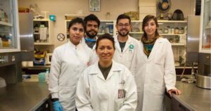 Científica mexicana Eva Ramón elimina al 100% el VPH en 26 mujeres mediante Terapia Fotodinámica Científica mexicana Eva Ramón elimina al 100% el VPH en 26 mujeres mediante Terapia Fotodinámica