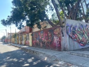 IRRUMPEN EN EDIFICIO EDUCATIVO A PUNTO DE COLAPSAR IRRUMPEN EN EDIFICIO EDUCATIVO A PUNTO DE COLAPSAR