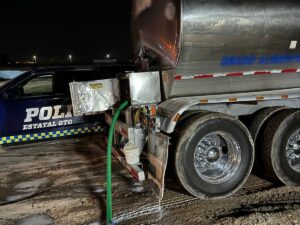 Detienen a dos hombres por robo de leche y adulteración del producto en Irapuato Detienen a dos hombres por robo de leche y adulteración del producto en Irapuato