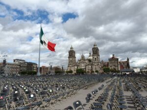 Preparan Zócalo de la CDMX para informe de 100 días de Claudia Sheinbaum Preparan Zócalo de la CDMX para informe de 100 días de Claudia Sheinbaum