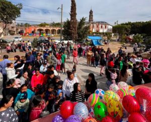 ENTREGARON JUGUETES POR CONMEMORACIÓN DEL DÍA DE REYES EN DIFERENTES COLONIAS DE SALAMANCA ENTREGARON JUGUETES POR CONMEMORACIÓN DEL DÍA DE REYES EN DIFERENTES COLONIAS DE SALAMANCA