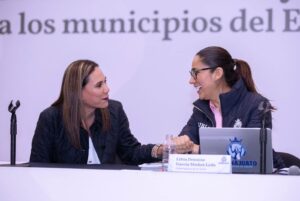 Presenta Lorena Alfaro proyectos como puente de la Bimbo a Libia Dennise Presenta Lorena Alfaro proyectos como puente de la Bimbo a Libia Dennise