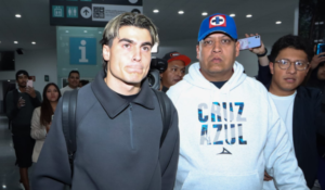 Luka Romero llega a México para firmar con Cruz Azul. Luka Romero llega a México para firmar con Cruz Azul.