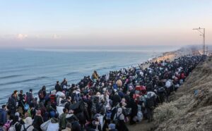 Más de 500 mil palestinos regresan al norte de Gaza tras desbloqueo de accesos por parte de Israel Más de 500 mil palestinos regresan al norte de Gaza tras desbloqueo de accesos por parte de Israel