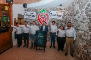 Son guías del patrimonio turístico y cultural de Irapuato Son guías del patrimonio turístico y cultural de Irapuato
