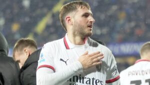 Santiago Giménez revoluciona las ventas de camisetas del AC Milan Santiago Giménez revoluciona las ventas de camisetas del AC Milan