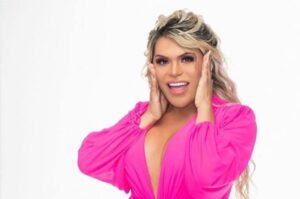 Wendy Guevara lanza “Wendura”, su primera fragancia y conquista el mundo de la belleza Wendy Guevara lanza “Wendura”, su primera fragancia y conquista el mundo de la belleza