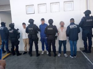 Detienen a siete presuntos integrantes de célula delictiva vinculada a homicidio en León Detienen a siete presuntos integrantes de célula delictiva vinculada a homicidio en León