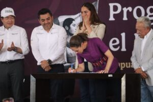 ¡Es un hecho! Firman convenio para la tecnificación del Distrito de Riego 011 en Guanajuato ¡Es un hecho! Firman convenio para la tecnificación del Distrito de Riego 011 en Guanajuato