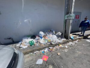 MAL SERVICIO DE RECOLECCIÓN DE BASURA EN SALAMANCA PERO PIDEN PARA EL REFRESCO MAL SERVICIO DE RECOLECCIÓN DE BASURA EN SALAMANCA PERO PIDEN PARA EL REFRESCO