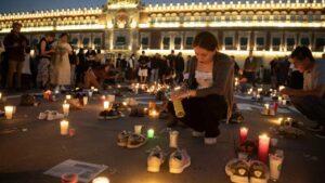 Madres buscadoras rechazan anuncios de Sheinbaum y exigen ser incluidas en plan de búsqueda Madres buscadoras rechazan anuncios de Sheinbaum y exigen ser incluidas en plan de búsqueda