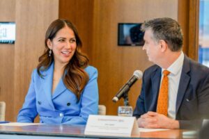 Gobernadora de Guanajuato fortalece lazos comerciales y apoya a migrantes en Houston Gobernadora de Guanajuato fortalece lazos comerciales y apoya a migrantes en Houston