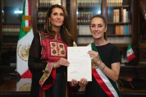 Recibe Sheinbaum credenciales de la embajadora de Palestina en México Recibe Sheinbaum credenciales de la embajadora de Palestina en México