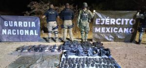 Cae presunto grupo criminal en Irapuato; aseguran armas y equipo táctico Cae presunto grupo criminal en Irapuato; aseguran armas y equipo táctico