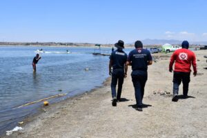 Instalan centros de mando y piden evitar nadar en zonas peligrosas durante Semana Santa Instalan centros de mando y piden evitar nadar en zonas peligrosas durante Semana Santa